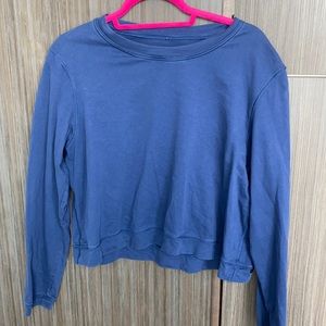 ALL OFFERS ACCEPTED!Lulu cropped long sleeve shirt